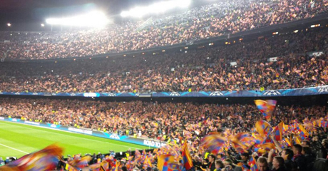 Феновете на Барселона освиркаха бурно химна на ШЛ