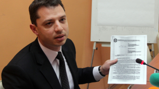 Добрев чак сега разбрал, че може да разсекрети писма на RWE за „Белене”