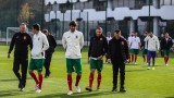  Футболните национали приветстваха тима на българските медици 
