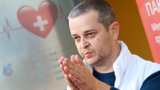 Категорично не трябва да се предоставя медийна изява на лица