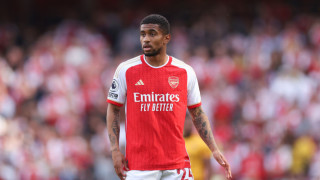 Фулъм се интересува от привличането на полузащитника на Арсенал Рийс