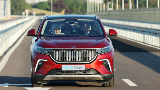 Турският президент Реджеп Тайип Ердоган подкара първия турски електромобил SUV