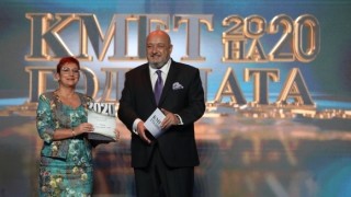Кралев връчи наградите в категория "Спорт и младежки политики" на церемонията "Кмет на годината 2020"
