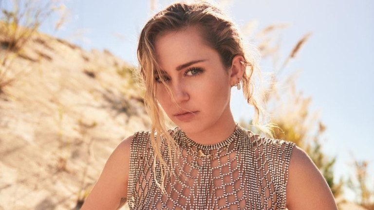 Какво накара Майли Сайръс да се съблече отново