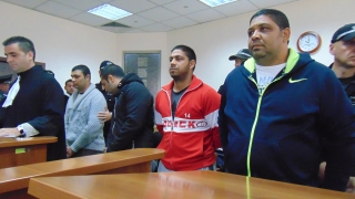 Обвиняват четирима в опит за убийство след спор на пътя в Раднево