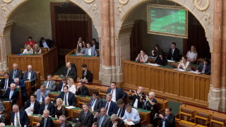 САЩ искат Унгария да си оправи отношенията с Украйна