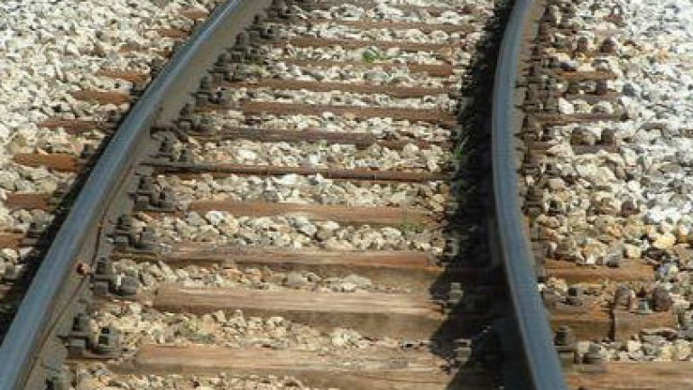 Влак блъсна и уби мъж в Пловдив 