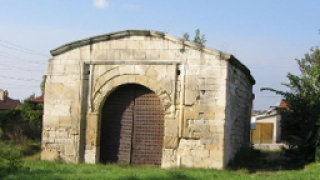 Реставрират стара градска порта в Русе