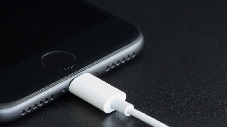 Apple все пак ще трябва да се откаже от своя Lightning за сметка на универсалния USB-C порт