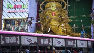 Премиерът на Индия Нарендра Моди започна специална парламентарна сесия с