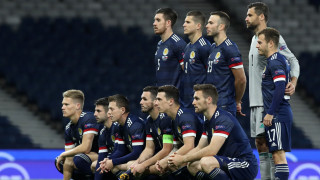 Защитникът Грант Хенли и крилото Райън Фрейзър ще пропуснат мачовете