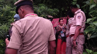 Рускиня и двете ѝ малки дъщери бяха открити да живеят в