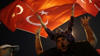 Турция върви към гражданска война, притеснена Илияна Йотова 