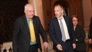 Държавните театри ще разработват спектакли за деца и ученици свързани