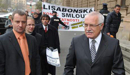 Ратификацията на Лисабонския договор в Чехия се отлага с месеци