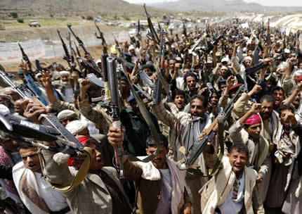 Министри от йеменското правителство в изгнание се върнаха в Аден 