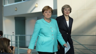 Меркел прие решението на Лондон процедурата по „Брекзит” да започне през 2017 г. 