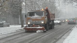 Повече от 160 снегорини чистят столицата днес Пътищата и улиците