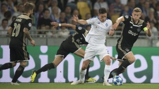 Отборът на Аякс осигури участието си в груповата фаза на