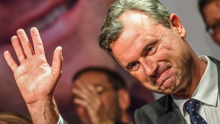 Норберт Хофер води с 3 процента на президентските избори в Австрия