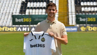 Илиян Стефанов е футболист на Славия събощиха от клуба в