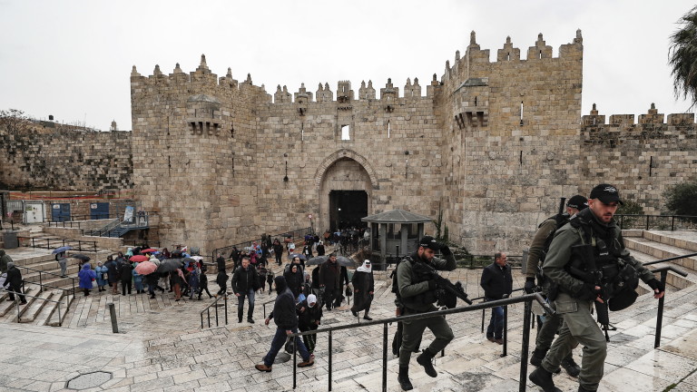 Израелската полиция застреля нападател с нож в Стария град на Йерусалим