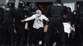 Полицията в Беларус съобщи че 250 протестиращи са задържани на