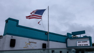 Няколко затвора във Флорида отказват да евакуират своите обитатели