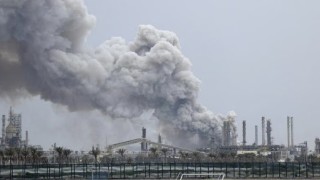 Иран е нанесъл ракетен удар по нефтопреработвателен завод в северния