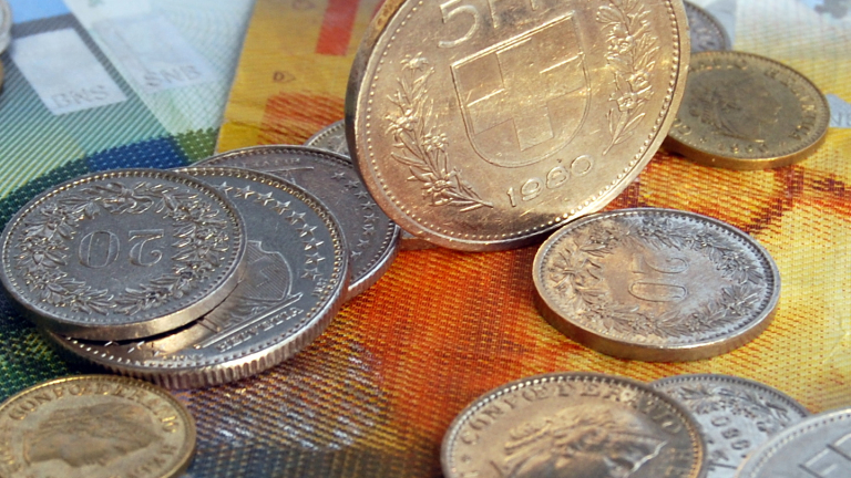 Швейцария все още е влюбена в банкнотите и монетите. Това