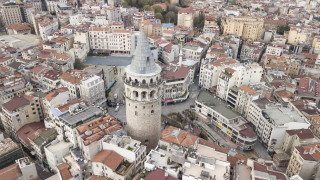 На фона на последното рекордно поевтиняване на лирата изглежда за