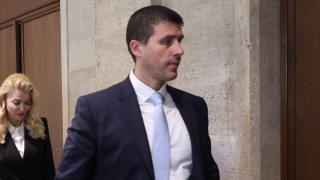 Опозицията в НС се разцепи: Костадинов заплашвал с бой Ивелин Михайлов 