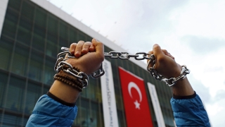 110 души бяха арестувани в Турция за предполагаеми връзки с