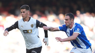 Отборите на Валенсия и Алавес завършиха наравно 2 2 на Местая в