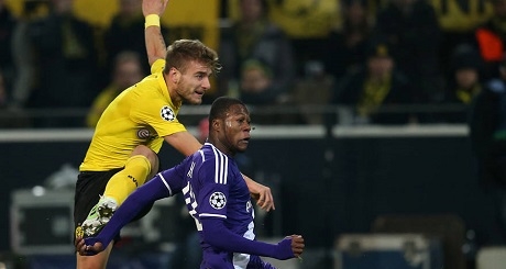 Борусия успя да запази първото място