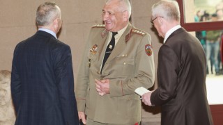 Започна свиканото от държавния глава Румен Радев заседание на Консултативния