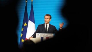 Френското президентство твърди че политическа игра е накарала евродепутатите да
