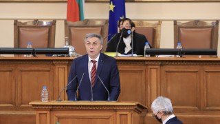 Мустафа Карадайъ слуша предизборни кампании, преди и сега