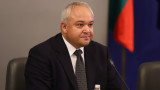 Местим украинските бежанци от хотелите в държавни бази