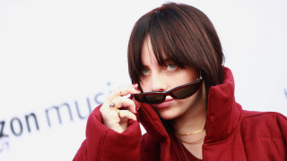 Тежката среща на Били Айлиш с COVID-19