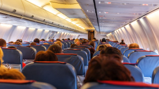 Защо повечето седалки в самолетите са сини