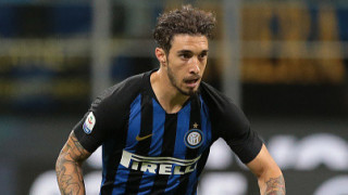 Хърватският национал Шиме Върсалко е решил да прекрати футболната си