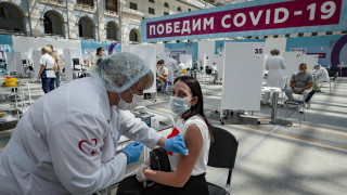 Коронавирусът по света: Русия с рекордни смъртни случаи, Китай отчита най-много случаи от януари