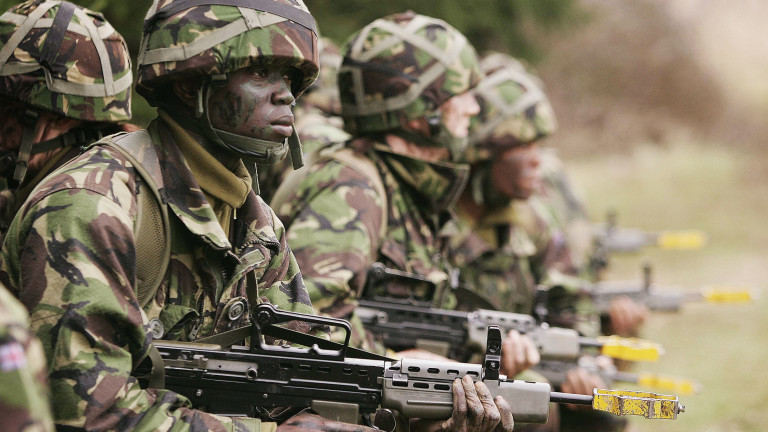 Британски войници убиха предполагаеми членове на „Ислямска държава“