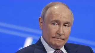 Руският президент Владимир Путин настоява американският президент Доналд Тръмп да