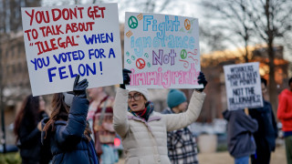 Хиляди американски работници и студенти излязоха на протест в редица