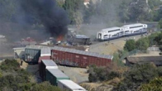 Високоскоростен влак дерайлира в Турция