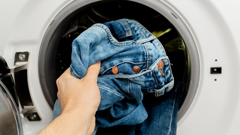 Грешката, която допускаме при пране на дънките