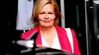 Германското вътрешно министерство съобщи в четвъртък че провежда обиски в