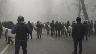Във връзка с масовите протести и обявяването на извънредно положение